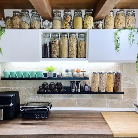 Rustic Retreat לינה וארוחת בוקר