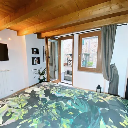 Bed & Breakfast Rustic Retreat