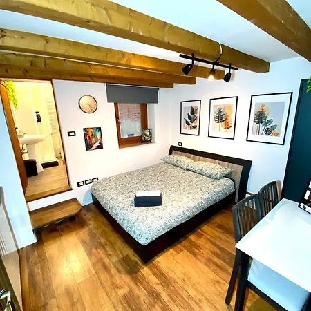 Bed & Breakfast Rustic Retreat *